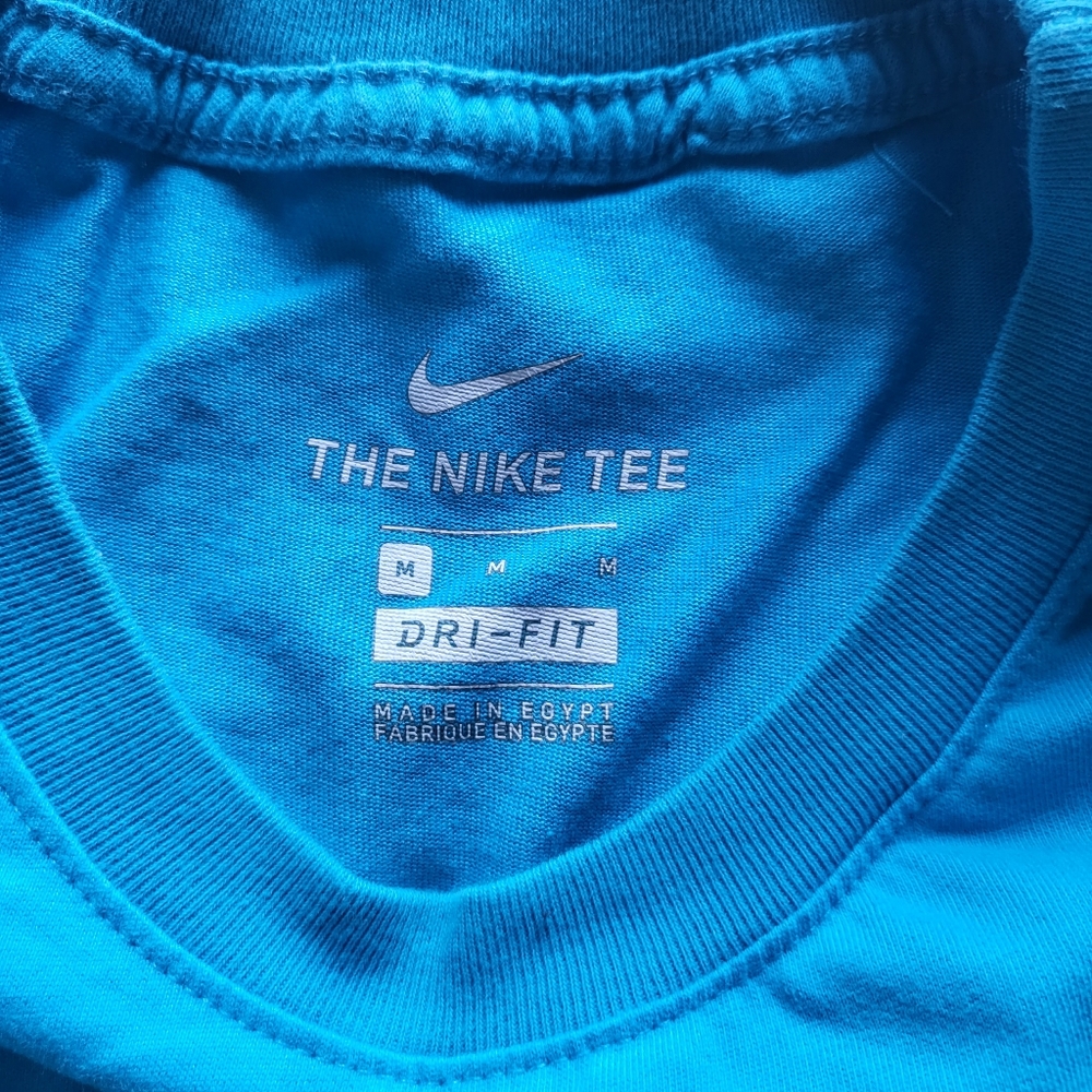 The Nike Tee Shirt - Picture 5 of 5